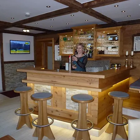 Hotel Garni Trenkenbach 4*