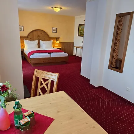 Hotell Garni Trenkenbach 4*